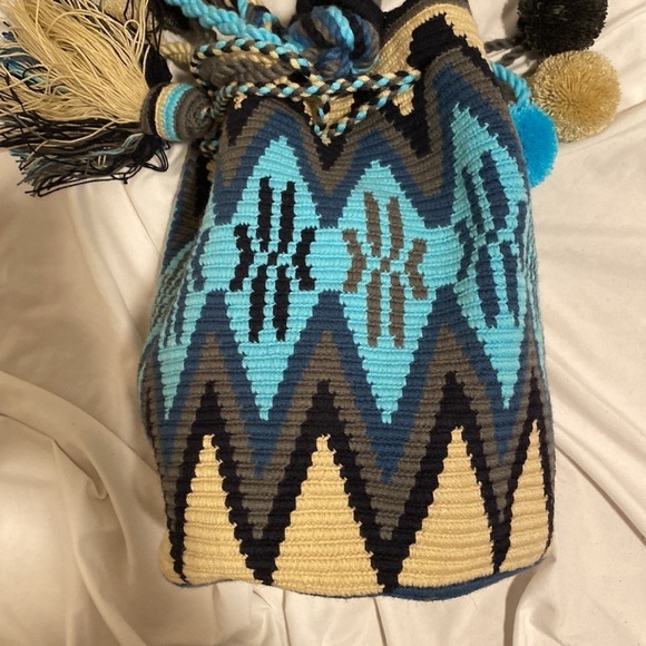 Blue & Cream Tribal Pattern Deluxe Wayuu Double Drawstring Shoulder Mochila Bag - Picture 7 of 15